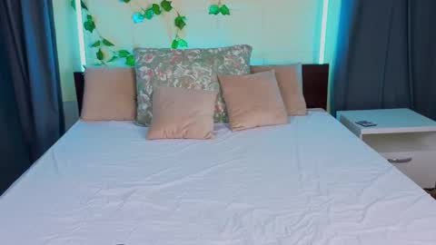 Snapshot of islendtakumi chatting on 11-30-25, 03:10 Takumi online show from 11-30-25, 03:10