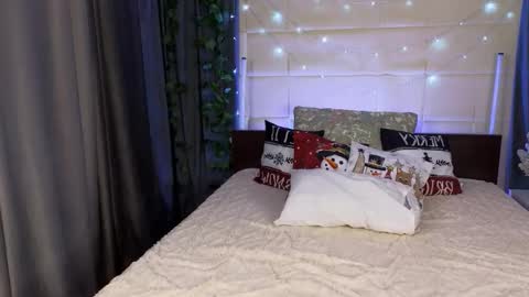 Snapshot of islendtakumi chatting on 12-14-25, 03:12 Takumi online show from 12-14-25, 03:12