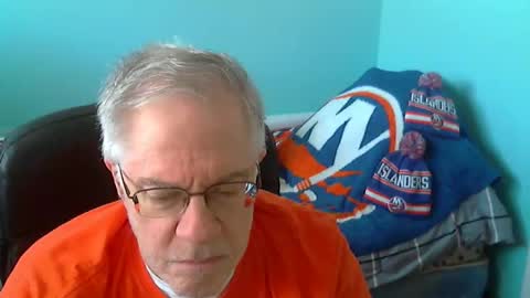 islesman22 online show from 04-12-26, 03:28