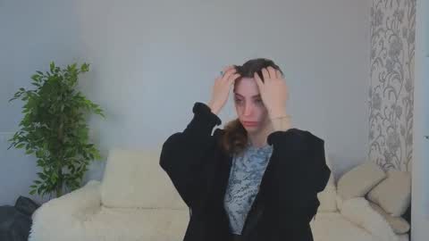 Emilia online show from 03-03-26, 07:25