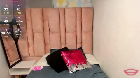 Snapshot of issa_milf__ chatting on 02-03-26, 01:27 ISSA MILF online show from 02-03-26, 01:27