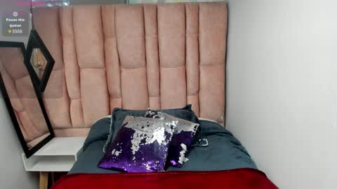 Snapshot of issa_milf__ chatting on 02-28-26, 12:17 ISSA MILF online show from 02-28-26, 12:17