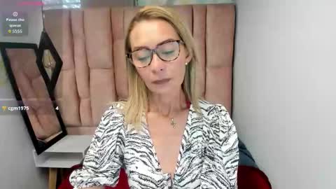 Snapshot of issa_milf__ chatting on 03-03-26, 02:12 ISSA MILF online show from 03-03-26, 02:12