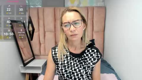 ISSA MILF online show from 03-16-26, 01:15