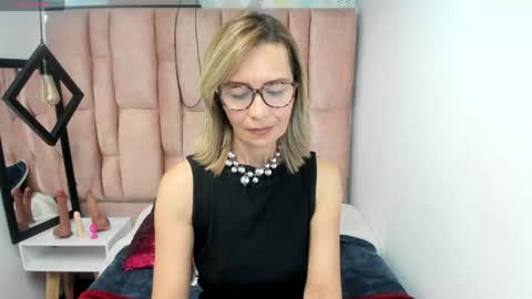 ISSA MILF online show from 04-29-26, 05:30