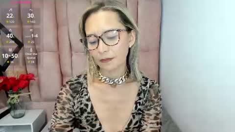 ISSA MILF online show from 06-10-26, 02:05