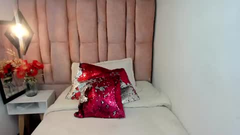 ISSA MILF online show from 07-10-26, 04:09