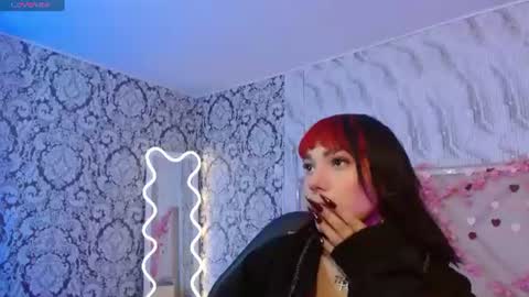 Issa online show from 06-18-26, 03:07