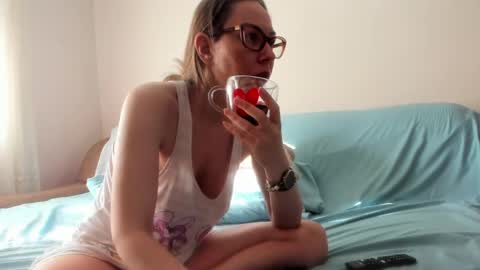 Issabelle online show from 04-30-26, 05:03