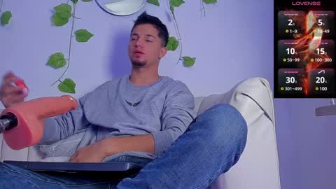 Snapshot of issac_james chatting on 12-29-24, 05:10 Issac online show from 12-29-24, 05:10