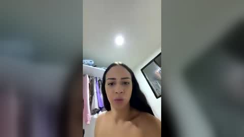 Isabella  online show from 07-22-26, 07:05