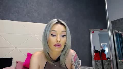 IssaSmyth online show from 03-06-26, 04:36