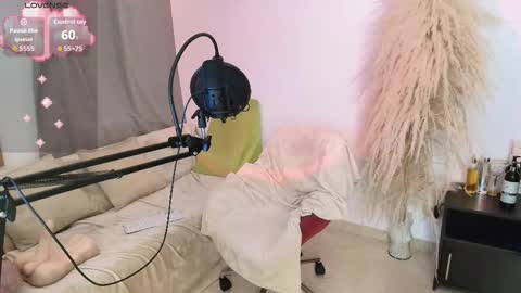 Iseey online show from 02-19-26, 03:13