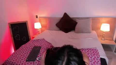 issis_smith online show from 10-17-25, 03:42