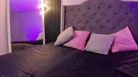 issis_smith online show from 10-19-25, 04:13