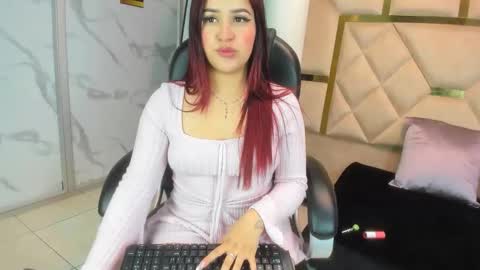 Snapshot of issysleblanc chatting on 01-14-26, 03:56 Issys online show from 01-14-26, 03:56