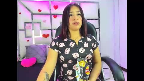 Snapshot of issysleblanc chatting on 02-12-26, 02:50 Issys online show from 02-12-26, 02:50