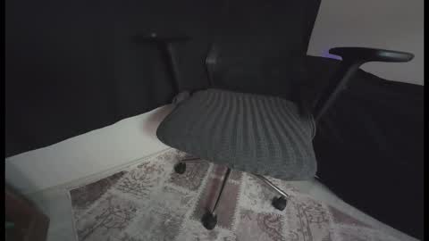 Snapshot of istanbullian chatting on 11-17-25, 11:38 erdem online show from 11-17-25, 11:38