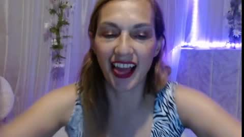 Snapshot of italagomez chatting on 02-19-25, 12:57 Itala Gomez online show from 02-19-25, 12:57