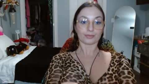 Bella Bloom online show from 02-03-25, 07:51