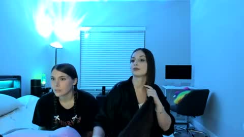 Bella Bloom online show from 07-17-26, 05:03