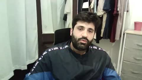 Snapshot of italianboybcn chatting on 10-31-25, 09:38 italianboybcn online show from 10-31-25, 09:38