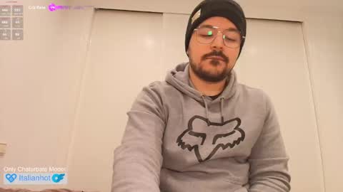 Snapshot of italianhorny2018 chatting on 12-22-25, 08:00 Gio online show from 12-22-25, 08:00
