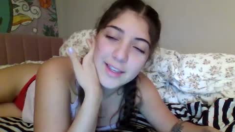 Snapshot of italiankittyx chatting on 10-13-25, 04:56 ItalianKitty online show from 10-13-25, 04:56