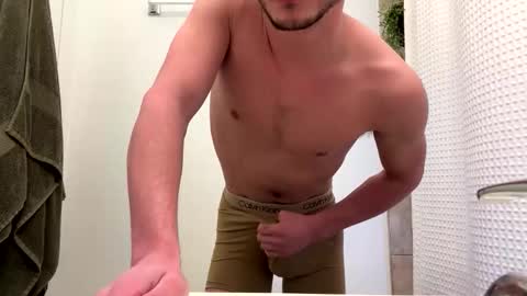 Snapshot of italiantwink1350 chatting on 02-17-26, 10:38 Drew online show from 02-17-26, 10:38