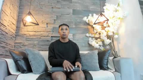 Italo Moore online show from 10-01-25, 11:49