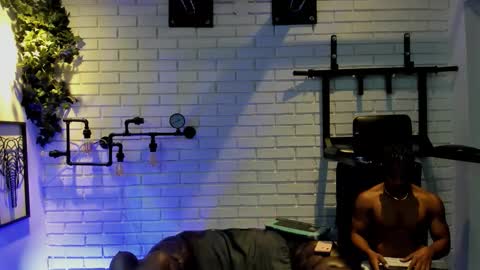 Italo Moore online show from 10-23-25, 11:20