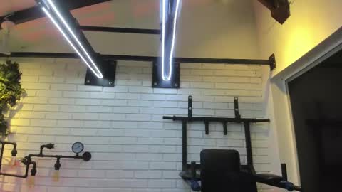 Italo Moore online show from 11-04-25, 11:09