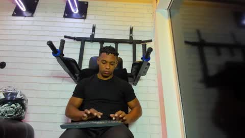 Italo Moore online show from 11-29-25, 11:13