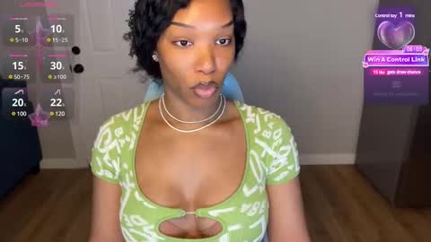 Snapshot of italybankz chatting on 12-12-24, 05:59 italybankz online show from 12-12-24, 05:59