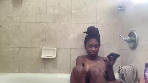 Snapshot of its5iveam chatting on 01-08-25, 07:13 5ive AM online show from 01-08-25, 07:13