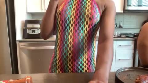 Snapshot of its5iveam chatting on 01-15-25, 10:02 5ive AM online show from 01-15-25, 10:02