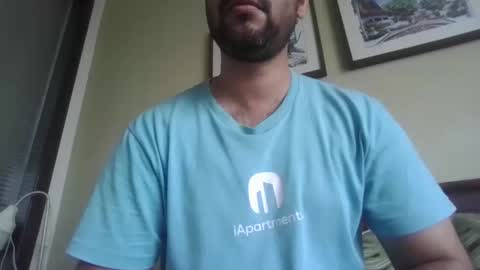 Snapshot of its_me_2323 chatting on 12-17-25, 04:40 its_me_2323 online show from 12-17-25, 04:40