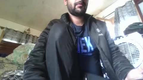 Snapshot of its_me_2323 chatting on 04-02-26, 04:43 its_me_2323 online show from 04-02-26, 04:43