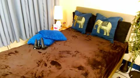 Snapshot of its_me_alexa chatting on 02-06-25, 07:13 ask me online show from 02-06-25, 07:13