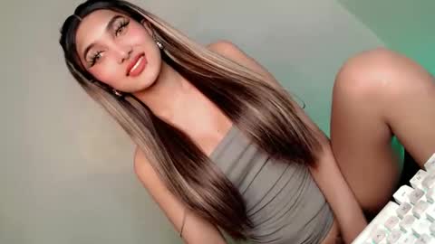 Bella online show from 02-15-25, 05:09