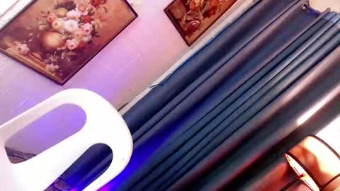 Snapshot of its_me_luna1111 chatting on 01-16-26, 01:37 its_me_luna1111 online show from 01-16-26, 01:37