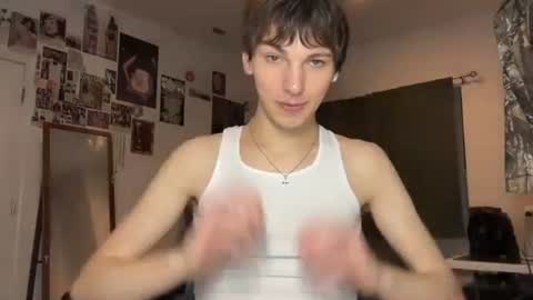 Snapshot of its_rowan chatting on 10-30-25, 01:40 Rowan online show from 10-30-25, 01:40