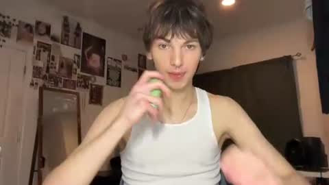 Snapshot of its_rowan chatting on 11-12-25, 02:34 Rowan online show from 11-12-25, 02:34