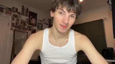 Snapshot of its_rowan chatting on 11-13-25, 02:43 Rowan online show from 11-13-25, 02:43