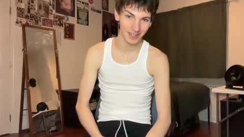 Snapshot of its_rowan chatting on 11-19-25, 02:55 Rowan online show from 11-19-25, 02:55