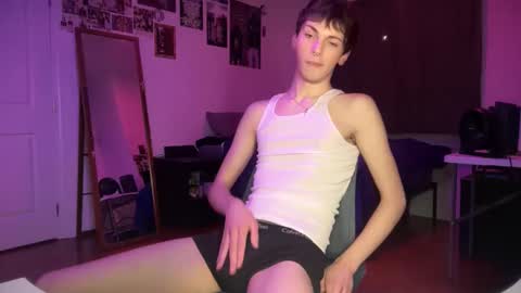 Snapshot of its_rowan chatting on 02-17-26, 03:47 Rowan online show from 02-17-26, 03:47