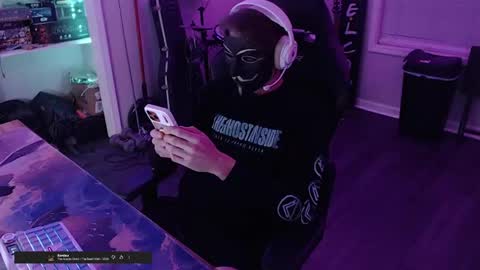 Snapshot of itslamayo chatting on 04-25-26, 04:15 itslamayo online show from 04-25-26, 04:15