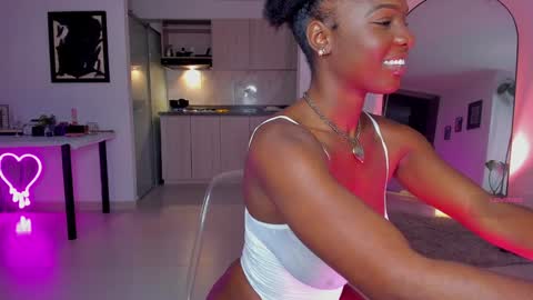 Snapshot of itslau_ chatting on 01-25-25, 12:38 lau online show from 01-25-25, 12:38