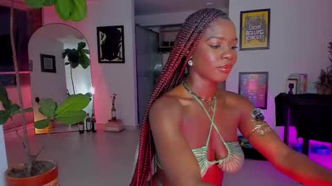 Snapshot of itslau_ chatting on 03-16-26, 11:42 lau online show from 03-16-26, 11:42