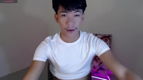 Snapshot of itsme_cxhennn chatting on 10-12-25, 11:42 itsme_cxhennn online show from 10-12-25, 11:42